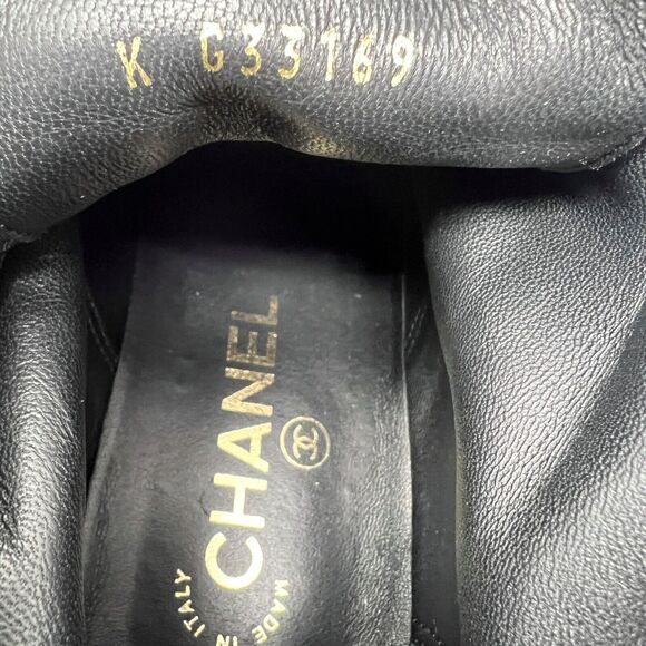 Chanel Black Leather Cap-Toe Platform Boots with Pearl Eyelets – Size 41.5 - Picture 6 of 11